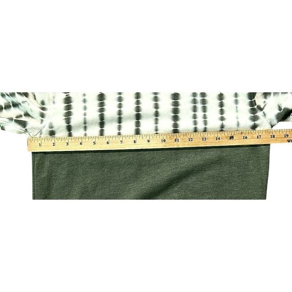 Art Class Tie-Dye Short Sleeve Grayish Green Hoodie Sweatshirt Boy's 12/14 - Picture 3 of 6